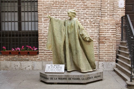 Monumento a Isabel la Católica en el Palacio Real Testamentario de Medina del Campo